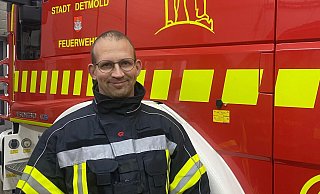 Thomas Dörfel arbeitet hauptberuflich bei der Feuerwehr Detmold und ist bei dem Unwettereinsatz am 22. Mai in Klüt als Einsatzleiter im Dienst gewesen. - Feuerwehr Detmold