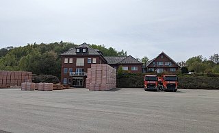 Das B&uuml;rogeb&auml;ude der Ziegelei Bergmann k&ouml;nnte als Standort f&uuml;r ein m&ouml;gliches kommunales medizinisches Versorgungszentrum dienen. - Archivfoto: Gemeinde Kalletal
