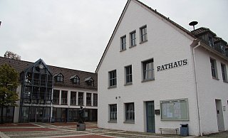 Das Augustdorfer Rathaus könnte bald energetisch saniert werden. - Nadine Uphoff Das Augustdorfer Rathaus könnte bald energetisch saniert werden. - Nadine Uphoff