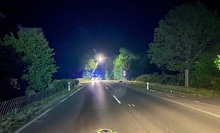 Die Bielefelder Straße war während der Unfallaufnahme bis 4 Uhr voll gesperrt. - Feuerwehr Lage