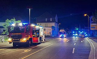 Die Feuerwehr löscht in der Wotanstraße einen Brand in einem Mehrfamilienhaus. - Feuerwehr Detmold/Rieks Die Feuerwehr löscht in der Wotanstraße einen Brand in einem Mehrfamilienhaus. - Feuerwehr Detmold/Rieks