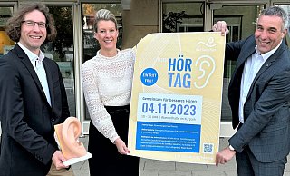Auf den Hörtag freuen sich (von links) Dr. Sascha Roder (Postdoktorand der Stadt), Beigeordnete Melanie Koring und Bürgermeister Dirk Tolkemitt. - Fotorechte: Stadt Bad Salzuflen Auf den Hörtag freuen sich (von links) Dr. Sascha Roder (Postdoktorand der Stadt), Beigeordnete Melanie Koring und Bürgermeister Dirk Tolkemitt. - Fotorechte: Stadt Bad Salzuflen