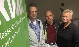 Vertreter der Ärzteschaft: Dr. Hans-Christian Körner (links), Karl Arne Faust und Ärztenetz-Geschäftsführerin Constanze Liebe üben deutliche Kritik an Ideen des Kreises, eigene Medizinische Versorgungszentren zu betreiben. - Martin Hostert