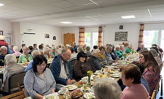 Das Fr&uuml;hst&uuml;ck des Kalletaler Seniorenbeirats war bestens besucht. - Heiderose Osterhage