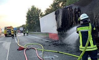 Die Freiwillige Feuerwehr Bad Salzuflen ist am Freitagmorgen auf der A2 in Höhe Lockhausen im Einsatz - Daniel Hobein/Feuerwehr Bad Salzuflen
