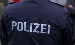 Die Polizei sucht Einbrecher, die in ein Wohn- und Geschäftshaus eindrangen. - Symbolbild: Jens Büttner/dpa