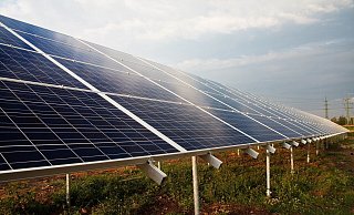 Freiflächen-Photovoltaikanlagen sind keine privilegierten Bauvorhaben und können somit nicht gegen den Willen der Stadt errichtet werden. - Symbolbild: Pixabay