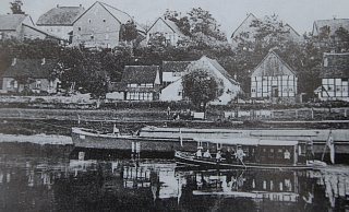 Die Straße An der Weser in Erder etwa 1915. - Fotorechte: Hansjürgen Hilker Die Straße An der Weser in Erder etwa 1915. - Fotorechte: Hansjürgen Hilker