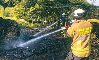 &copy; Im Leistruper Wald waren 200 Quadratmeter Fl&auml;che in Brand geraten. - Thomas D&ouml;rfel - Feuerwehr Detmold