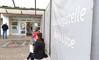 Aufgrund technischer Probleme können am heutigen Donnerstag bei den lippischen Zulassungsstellen keine Anliegen bearbeitet werden, das teilt der Kreis Lippe mit. Für heute seien alle Termine abgesagt. - Alexandra Schaller / LZ-Archiv