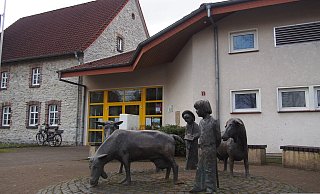 Das Bürgerhaus in Schlangen. In der vergangenen Ratssitzung wurde hier der Haushalt verabschiedet. Doch die Zahlen, die einige Ratsmitglieder in den Raum warfen, sorgten bei den Zuschauern für Verwirrung. - Archivbild Klaus Karenfeld