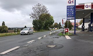 Die Salzufler Straße soll ab der Tankstelle nach der Ortsteinfahrt saniert werden. - Sven Kienscherf