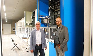 Die Stadtwerke Oerlinghausen, hier mit Geschäftsführer Peter Synowski und dem Technischen Leiter Michael Benecker, in dem neuen Blockheizkraftwerk, in das die Stadtwerke 10 Millionen Euro investiert haben. Wenn es nach den Oerlinghauser Grünen geht, sollten die Stadtwerke eine Erhöhung ihres Eigenkapitals bekommen. - Gunter Held Die Stadtwerke Oerlinghausen, hier mit Geschäftsführer Peter Synowski und dem Technischen Leiter Michael Benecker, in dem neuen Blockheizkraftwerk, in das die Stadtwerke 10 Millionen Euro investiert haben. Wenn es nach den Oerlinghauser Grünen geht, sollten die Stadtwerke eine Erhöhung ihres Eigenkapitals bekommen. - Gunter Held