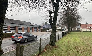 Im Bereich des Feuerwehrgerätehauses soll eine der Parkverbotszonen eingerichtet werden. Umso besser können die Fahrzeuge im Falle eines Einsatzes losfahren. - Cordula Gröne