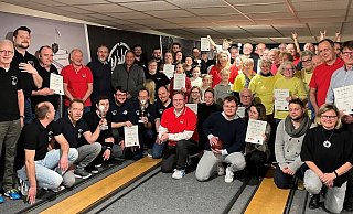 Kegeln mit der SPD: 14 Teams kämpften um den Pokal. - SPD