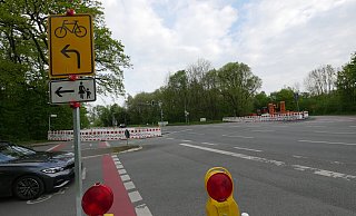 Die Baustelle sieht inzwischen zwar etwas anders aus, aber der Geh-/Radweg an der Hornschen Straße an der Einmündung zum Johannettental ist immer noch gesperrt. - Archivfoto: Jost Wolf Die Baustelle sieht inzwischen zwar etwas anders aus, aber der Geh-/Radweg an der Hornschen Straße an der Einmündung zum Johannettental ist immer noch gesperrt. - Archivfoto: Jost Wolf