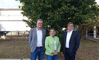 Machen sich für Lages Dörfer stark: Frank Drexhage (Bündnis 90/Die Grünen), Martina Hannen (FDP) und Michael Biermann (CDU, von links). - Bildrechte: Jamaika-Koalition Lage