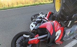 Ein 48-jähriger Horn-Bad Meinberger verstarb bei dem Unfall nahe Brakel im Kreis Höxter. - Polizei Höxter Ein 48-jähriger Horn-Bad Meinberger verstarb bei dem Unfall nahe Brakel im Kreis Höxter. - Polizei Höxter