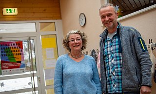 Andreas Meier ist der neue Leiter der OGS in Hiddesen. Noch bis zum Ende des Jahres wird er von Renate Kuri-Wiesler unterstützt, die den Posten nach der Vakanz übergangsweise übernommen hatte. - Raphael Bartling Andreas Meier ist der neue Leiter der OGS in Hiddesen. Noch bis zum Ende des Jahres wird er von Renate Kuri-Wiesler unterstützt, die den Posten nach der Vakanz übergangsweise übernommen hatte. - Raphael Bartling