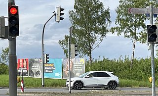Bei der nächsten Wahl in 2025 droht den Grünen ein Crash, wenn die Stimmung gegen die Partei sich nicht deutlich ändert. Hier war noch alles halbwegs ok: Europawahl an der Kreuzung Richtung Diestelbruch. - Axel Bürger