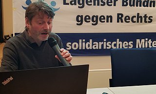 Der bekannte Journalist und Publizist Andreas Speit war auf Einladung des DGB Kreisverbandes Lippe, Ver.di Lippe und des Lagenser Bündnisses gegen Rechts gekommen. - Bündnis gegen Rechts Der bekannte Journalist und Publizist Andreas Speit war auf Einladung des DGB Kreisverbandes Lippe, Ver.di Lippe und des Lagenser Bündnisses gegen Rechts gekommen. - Bündnis gegen Rechts
