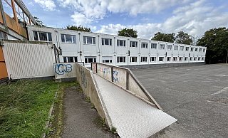 Die Stadt wird nach einem Beschluss des Betriebsausschusses knapp 80 mobile Container kaufen, die auf dem Gelände des Schulzentrums Aspe stehen. - Alexandra Schaller