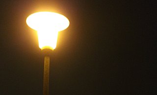Auch in den Ortsteilen, wie hier in Waddenhausen, vermittelt eine abendliche Beleuchtung ein Gefühl von Sicherheit. Der Preis ist dafür allerdings derzeit hoch. - Sandra Castrup Auch in den Ortsteilen, wie hier in Waddenhausen, vermittelt eine abendliche Beleuchtung ein Gefühl von Sicherheit. Der Preis ist dafür allerdings derzeit hoch. - Sandra Castrup