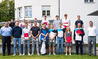 Die Stadt Detmold ehrt verdiente Sportler am Hangar 21. Foto: Stadt Detmold - Torben Gocke
