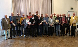 Ausgezeichnet: Der Heimat- und Verkehrsverein Pivitsheide ehrte verdiente Mitglieder. - HVV Pivitsheide