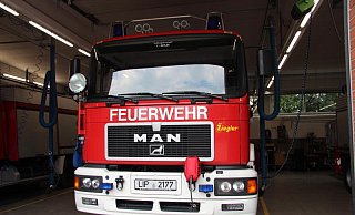 Die Augustdorfer Feuerwehr lädt zum Wettkampf. - Nadine Uphoff Die Augustdorfer Feuerwehr lädt zum Wettkampf. - Nadine Uphoff