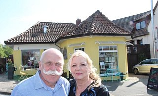 So hat es 2020 angefangen: Drei Jahre hat Reinhold Mennecke den Pavillon Pommes Boss mit seiner Frau Marina betrieben. - Marianne Schwarzer So hat es 2020 angefangen: Drei Jahre hat Reinhold Mennecke den Pavillon Pommes Boss mit seiner Frau Marina betrieben. - Marianne Schwarzer