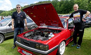 Organisator Karsten Burmann (links) mit Audi-Freak Enrico Franz und dessen Audi Sport Coupé. - Rudi Rudolph