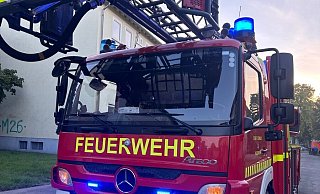Die Feuerwehr l&ouml;schte ein Feuer in der Adenauer Stra&szlig;e. - Foto: Feuerwehr Detmold/C. Rieks