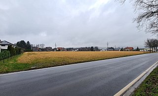Auf diesem Grundstück an der Farmbecker Straße soll das neue Feuerwehr-Gerätehaus gebaut werden. - Nadine Uphoff Auf diesem Grundstück an der Farmbecker Straße soll das neue Feuerwehr-Gerätehaus gebaut werden. - Nadine Uphoff