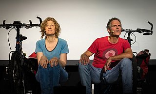 Maja L&uuml;hrsen und Theo Vagedes sind die Reisegruppe Ehrenfeld. - Bildrechte: Reisegruppe Ehrenfeld