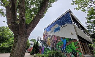 Vor allem Schülerinnen und Schüler der Albert-Schweitzer-Schule in Hagen nutzen den Schülerspezialverkehr. Der Bedarf steigt. - Astrid Sewing