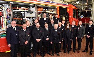 Besondere Ehrungen standen bei der Feuerwehr Dörentrup an. - Nicole Ellerbrake Besondere Ehrungen standen bei der Feuerwehr Dörentrup an. - Nicole Ellerbrake
