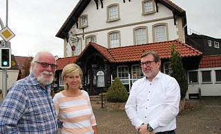 Udo und Franziska Niermann beenden eine Ära: Sie haben den Lippischen Hof an Wolfgang Kiefer verkauft. Foto: Marianne Schwarzer - Marianne Schwarzer Udo und Franziska Niermann beenden eine Ära: Sie haben den Lippischen Hof an Wolfgang Kiefer verkauft. Foto: Marianne Schwarzer - Marianne Schwarzer