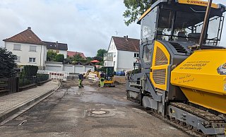 Die Fahrbahn an der neuen Brücke am Ententeich in Hohenhausen ist bereit für den Asphalt. - Gemeinde Kalletal