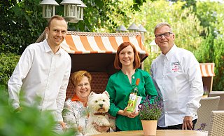Familie Lemke ist sehr stolz, dass sie auch in diesem Jahr den Bib Gourmand eingeheimst haben. - Foto: Lemke