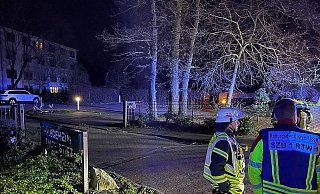 Die Feuerwehr war in der Nacht zu Dienstag im Gröchteweg im Einsatz. - Feuerwehr Bad Salzuflen