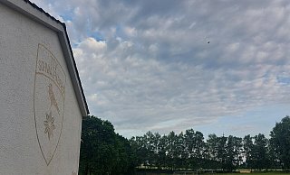 Der Sportplatz in Schwalenberg ist aktuell in einem ungepflegten Zustand. Was künftig mit dem Gelände passiert, darüber müssen sich die Lokalpolitiker nun Gedanken machen. - Michaela Weiße