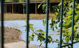 Hier soll bald wieder Abkühlung möglich sein. Das Freibad Augustdorf ist seit 2017 bereits geschlossen. - Nico Düllmann Hier soll bald wieder Abkühlung möglich sein. Das Freibad Augustdorf ist seit 2017 bereits geschlossen. - Nico Düllmann