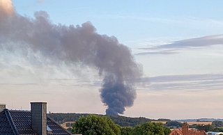 Von Blomberg aus ist die Rauchwolke eines Brands in der Papiermühle Steinheim gut zu sehen. - Katja Wnendt