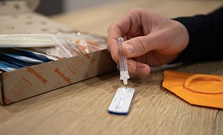 Weidmüller stellt jedem Mitarbeiter Tests und Mund-Nasenschutz-Masken zur Verfügung. - Weidmüller
