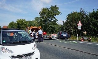 Zwei Straßenwärter sind bei einem Unfall auf der Ostwestfalenstraße lebensgefährlich verletzt worden. - Freitag-TV