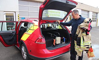 Stefan Jakob, Leiter der Freiwilligen Feuerwehr Barntrup, zeigte im Sommer den neuen Kommandowagen. - Nadine Uphoff Stefan Jakob, Leiter der Freiwilligen Feuerwehr Barntrup, zeigte im Sommer den neuen Kommandowagen. - Nadine Uphoff