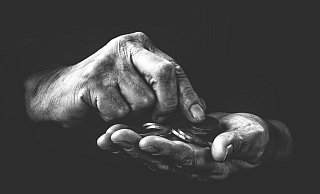 Die Finanzlage in Demold wird auch in den kommenden Jahren schlecht bleiben. Da muss jeder Cent umgedreht werden, denn: Sparen und Konsolidieren ist angesagt. Nach der Haushaltseinbringung im September wird es ersnt - spätestens dann ist die Politik gefragt. - Pixabay