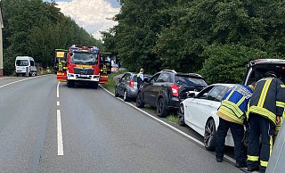 Ein von einem BMW automatisch abgesetzter Notruf hatte die Feuerwehr zu dem Unfall auf der Bielefelder Straße gerufen. - Jens Kölker/Feuerwehr Detmold Ein von einem BMW automatisch abgesetzter Notruf hatte die Feuerwehr zu dem Unfall auf der Bielefelder Straße gerufen. - Jens Kölker/Feuerwehr Detmold