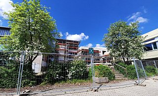 An der Blomberger Sekundarschule brennt das Thema Deutschlandticket den Schülern weitaus weniger auf den Nägeln als nebenan im Gymnasium, sagt Vertrauenslehrer André Kahle. - Michaela Weiße(LZ) An der Blomberger Sekundarschule brennt das Thema Deutschlandticket den Schülern weitaus weniger auf den Nägeln als nebenan im Gymnasium, sagt Vertrauenslehrer André Kahle. - Michaela Weiße(LZ)